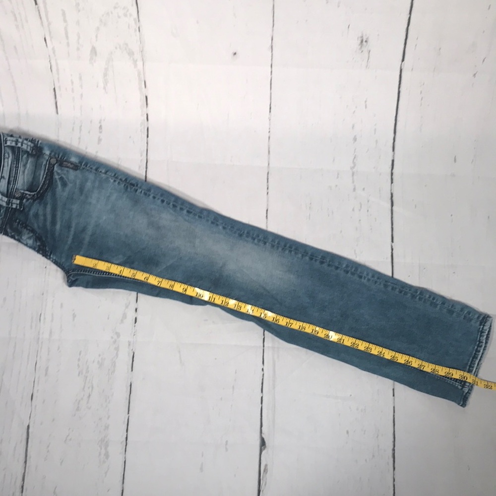 Silver Jeans aiko mid rise slim style
Size 26 Slim fit jeans medium wash denim - Picture 7 of 9